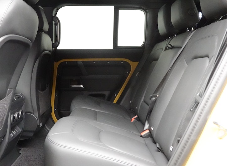 Vehicle image LAND ROVER DEFENDER