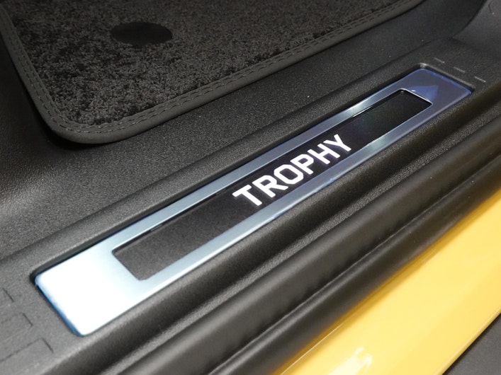 Vehicle image LAND ROVER DEFENDER