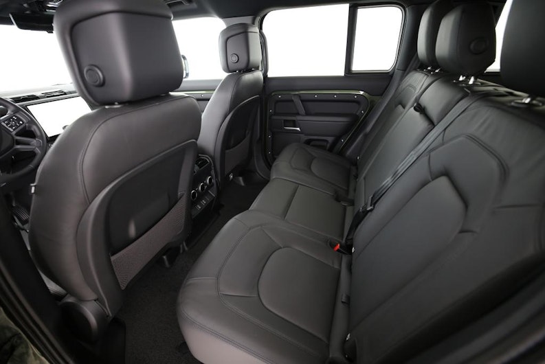 Vehicle image LAND ROVER DEFENDER