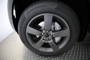 Vehicle image LAND ROVER Defender 110 2.0 P300e X-Dynamic HSE