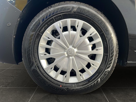 Vehicle image 17 Vehicle image 17