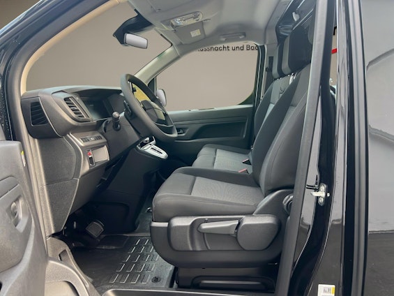 Vehicle image 8 Vehicle image 8