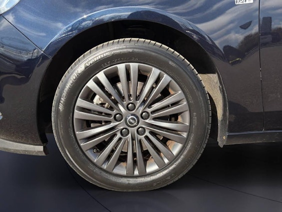 Vehicle image 6 Vehicle image 6