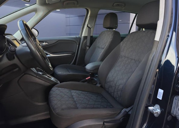 Vehicle image 5 Vehicle image 5