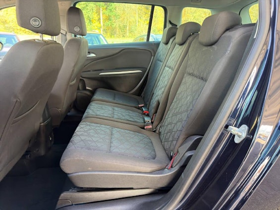 Vehicle image 8 Vehicle image 8