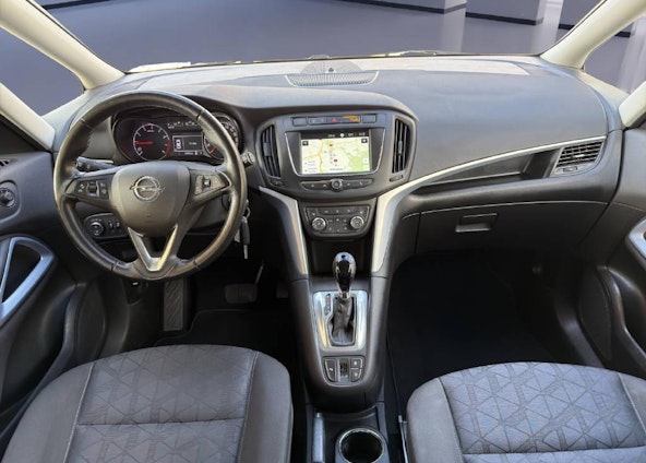 Vehicle image 4 Vehicle image 4