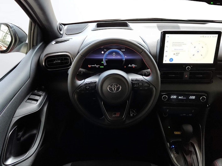 Vehicle image TOYOTA YARIS