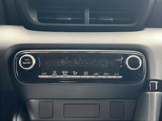 Vehicle image 14 Vehicle image 14