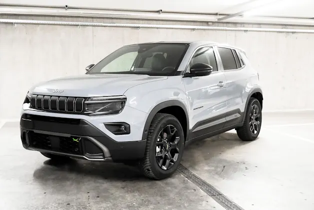 Jeep Avenger 1.2 MHEV Overland 4xe / leasing à partir de 0.99%