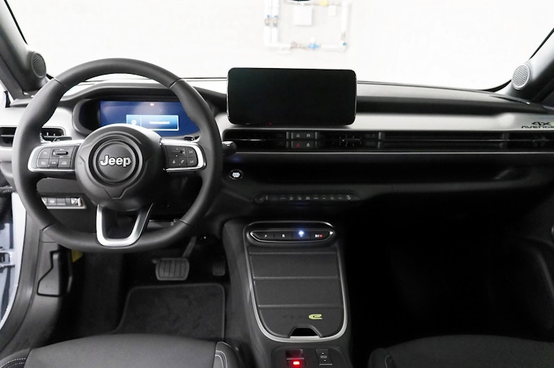 Vehicle image JEEP AVENGER