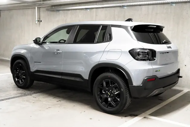 Jeep Avenger 1.2 MHEV Overland 4xe / leasing à partir de 0.99%