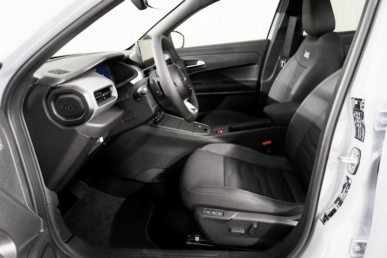 Vehicle image JEEP AVENGER