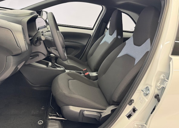 Vehicle image 8 Vehicle image 8