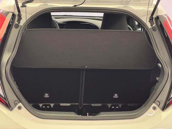 Vehicle image 9 Vehicle image 9