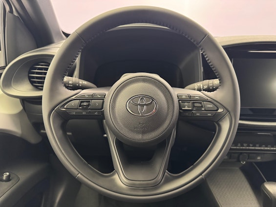 Vehicle image 12 Vehicle image 12