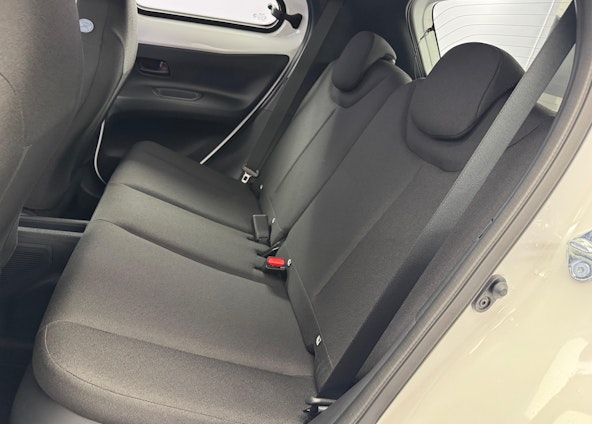 Vehicle image 10 Vehicle image 10