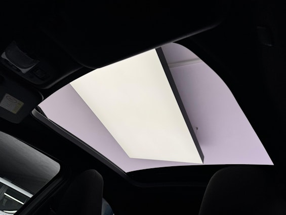 Vehicle image 14 Vehicle image 14