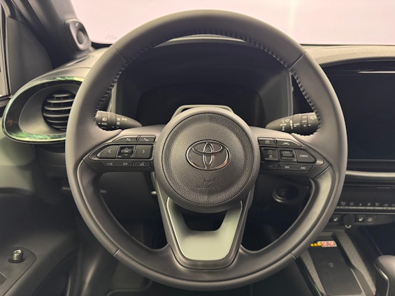 Vehicle image 12 Vehicle image 12