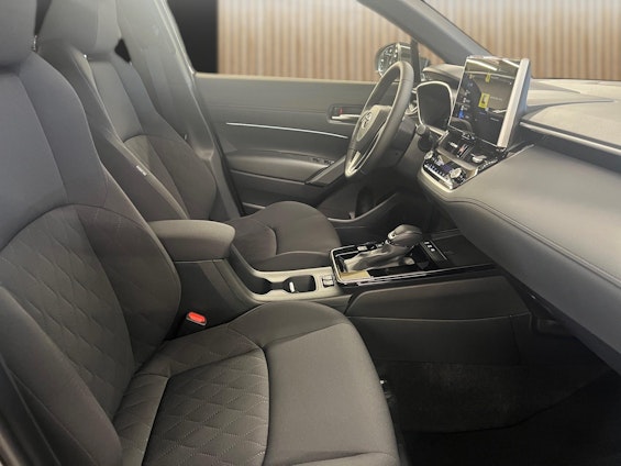 Vehicle image 16 Vehicle image 16