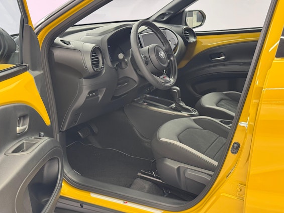 Vehicle image 5 Vehicle image 5