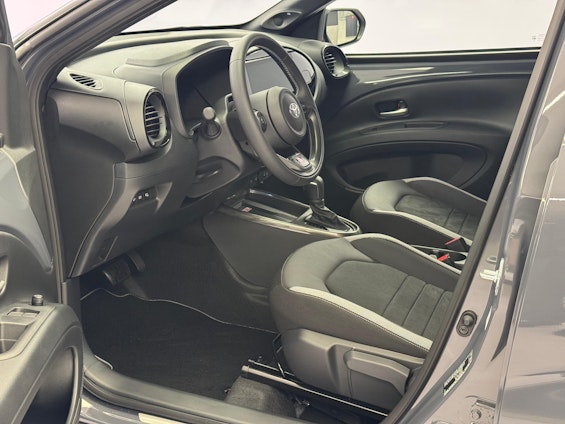 Vehicle image 5 Vehicle image 5