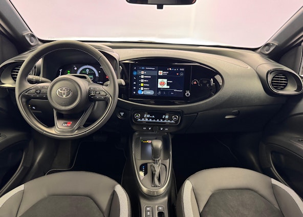 Vehicle image 4 Vehicle image 4