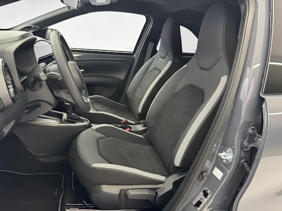 Vehicle image 6 Vehicle image 6