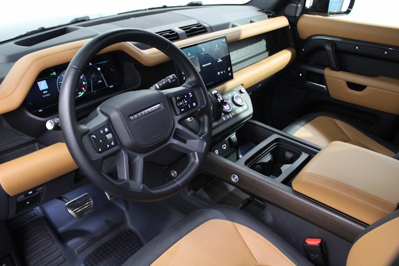 Vehicle image LAND ROVER DEFENDER