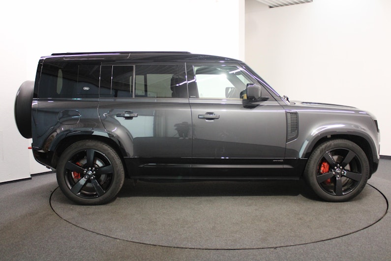 Vehicle image LAND ROVER DEFENDER