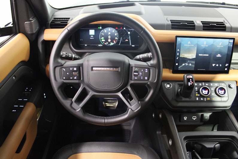 Vehicle image LAND ROVER DEFENDER