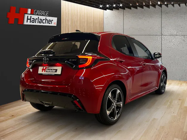 Toyota Yaris 1.5 VVT-i HSD Premium