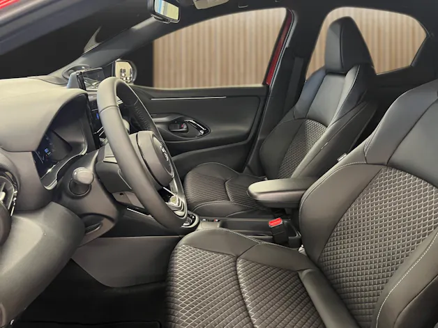 Toyota Yaris 1.5 VVT-i HSD Premium