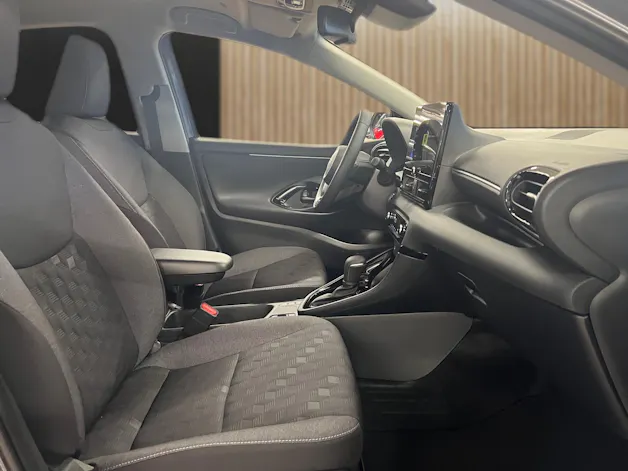 Toyota Yaris 1.5 VVT-i HSD Trend