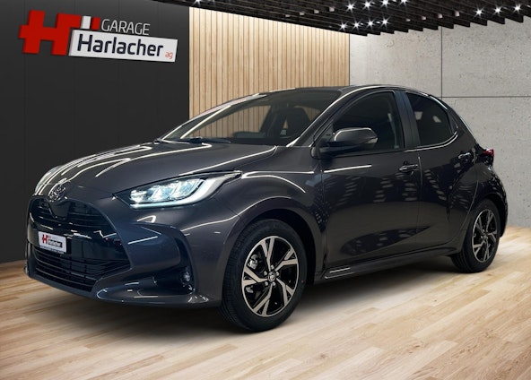 First vehicle image First vehicle image