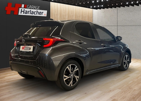 Vehicle image 4 Vehicle image 4