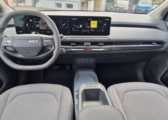 Vehicle image 4 Vehicle image 4