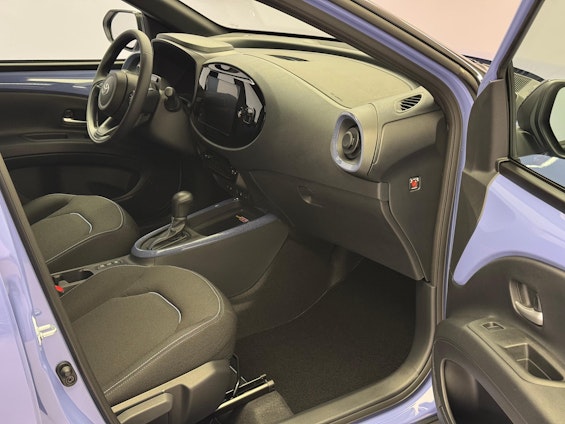 Vehicle image 7 Vehicle image 7