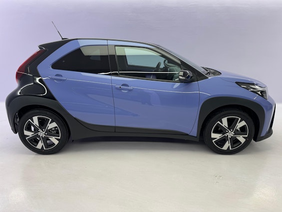 Vehicle image 2 Vehicle image 2