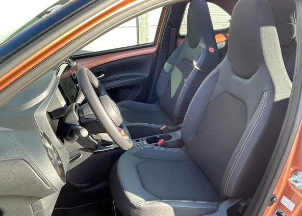 Vehicle image 6 Vehicle image 6