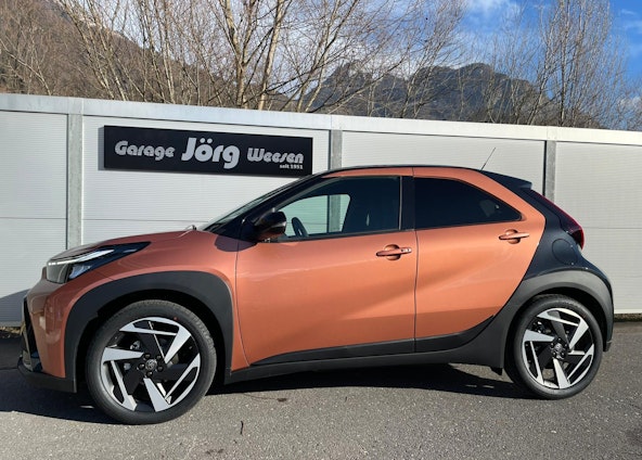 Vehicle image 2 Vehicle image 2