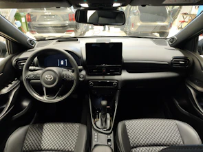 immagine del veicolo TOYOTA Yaris 1.5 VVT-i HSD Premium