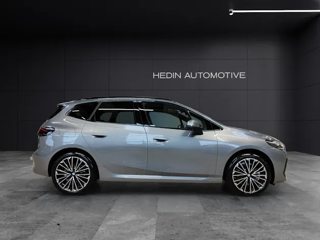 BMW 230e xDrive paddles Active Tourer
