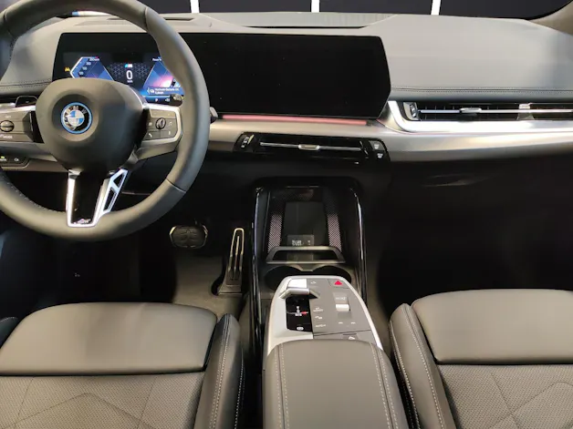 BMW 230e xDrive paddles Active Tourer