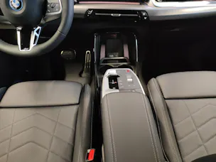BMW 230e xDrive paddles Active Tourer