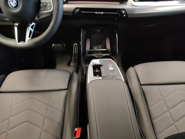 BMW 230e xDrive paddles Active Tourer