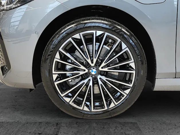 BMW 230e xDrive paddles Active Tourer