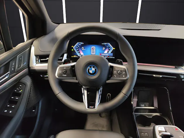 BMW 230e xDrive paddles Active Tourer