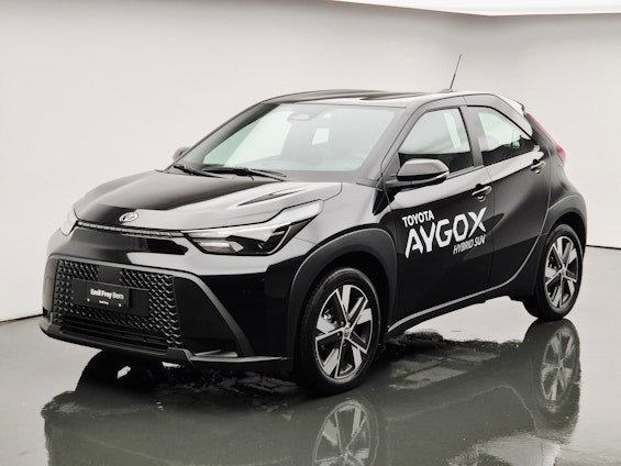 First vehicle image First vehicle image