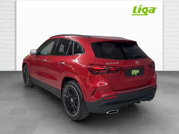 Mercedes-Benz GLA 250 AMG Line 4Matic Swiss Star