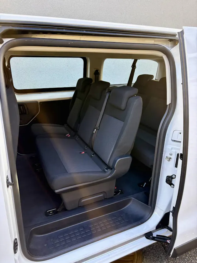 Opel Vivaro Kombi XL 2.0 D 9-Plätzer